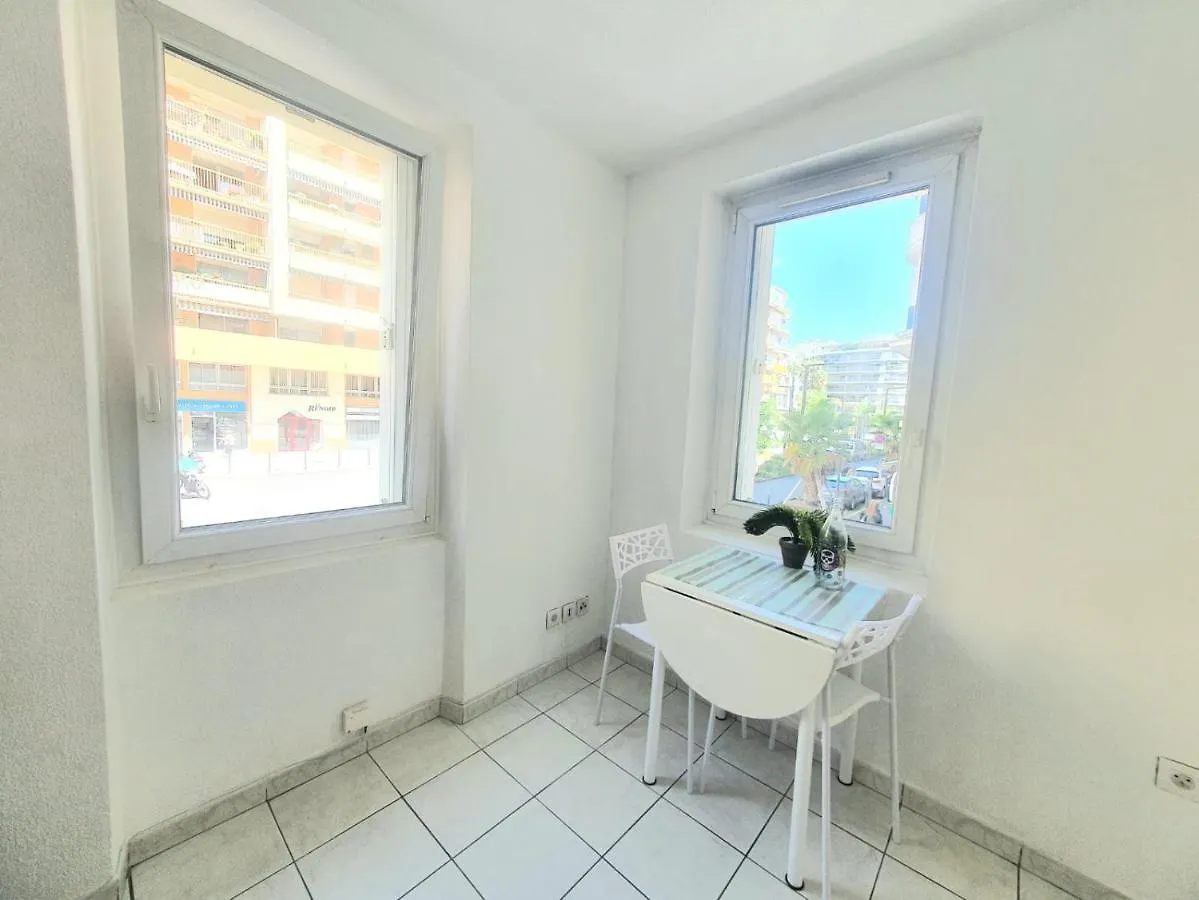 Grand Studio Nice Centre - Bord De Mer 0*,  France
